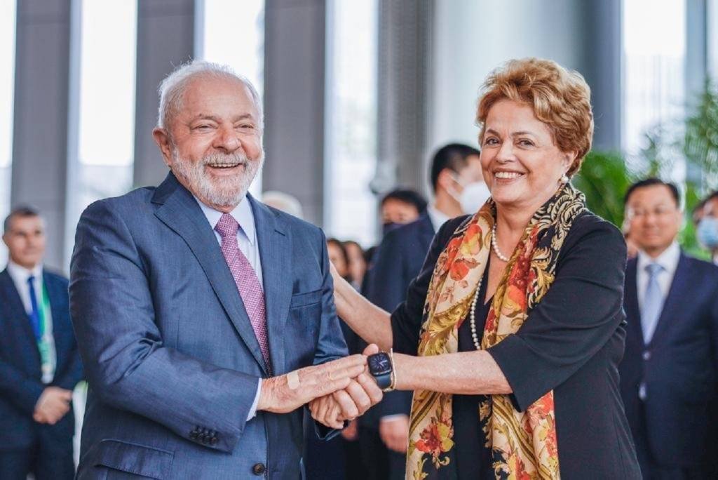 Dilma toma posse como presidente do banco dos Brics. Qual a importância do cargo?