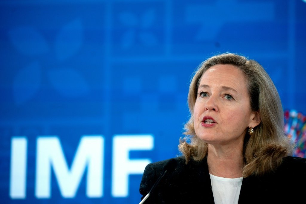 Economia mundial está 'mais sólida' do que o esperado, afirma comitê do FMI