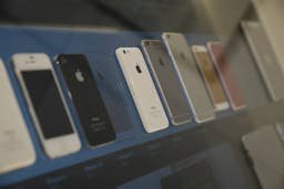 Receita Federal realiza leilão com vendas de Iphone 14 Pro Max por R$ 3.333