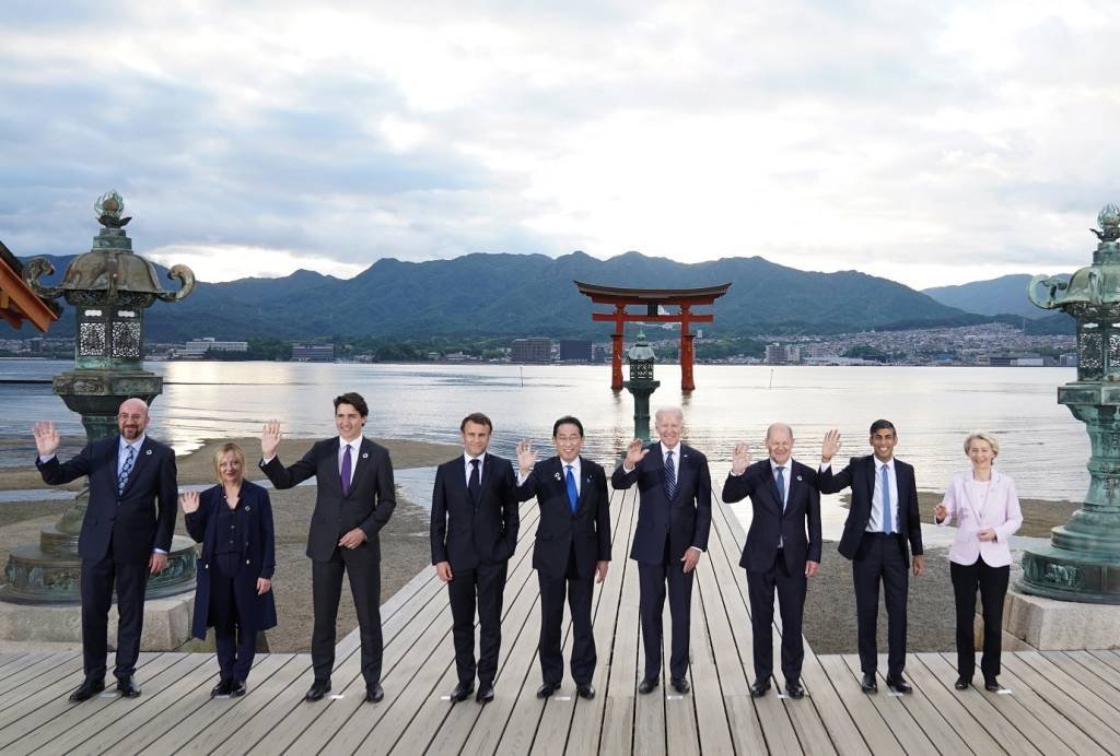G7 recebe Zelensky e apela à China para 'pressionar' a Rússia