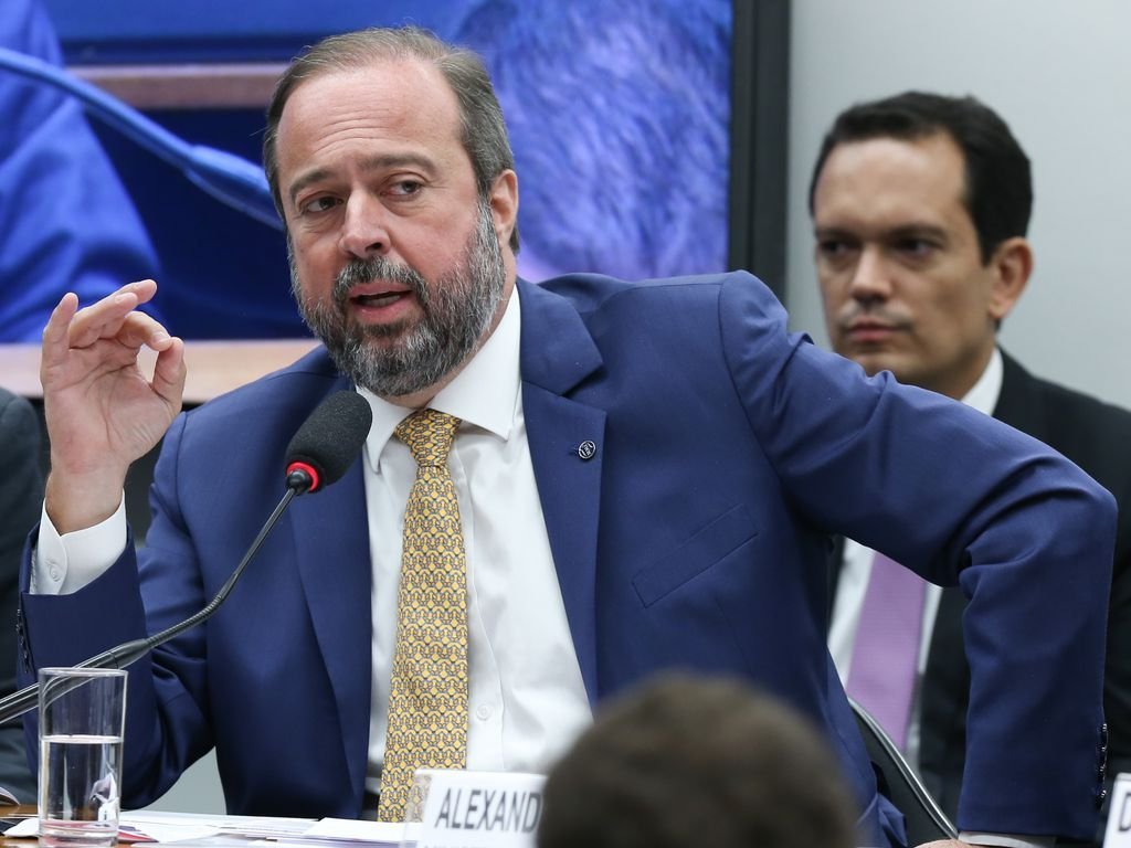 Ministro de Minas e Energia diz que ação do governo sobre Eletrobras não busca rever privatização