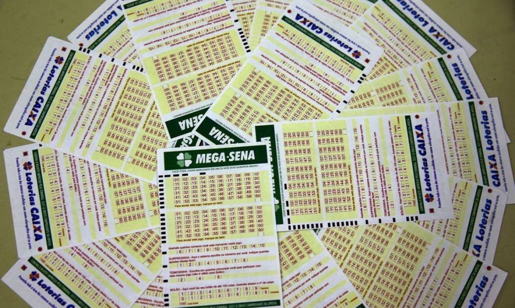 Mega-Sena acumulada: quanto rendem R$ 97 milhões na poupança