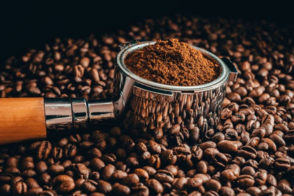 Clara, média ou escura: saiba mais sobre os diferentes tipos de torra de café