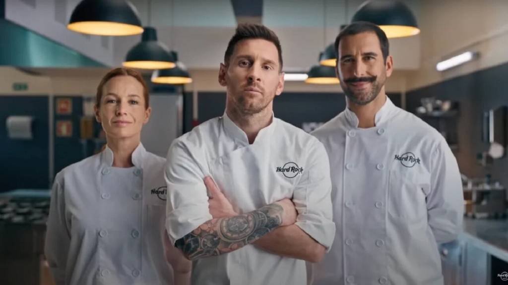 Em ação de marketing, Lionel Messi lança 'Messi Chicken' em parceria com Hard Rock