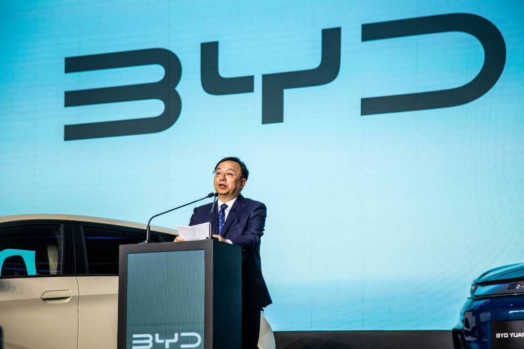 BYD é a empresa automobilística mais lucrativa da China, segundo relatório financeiro