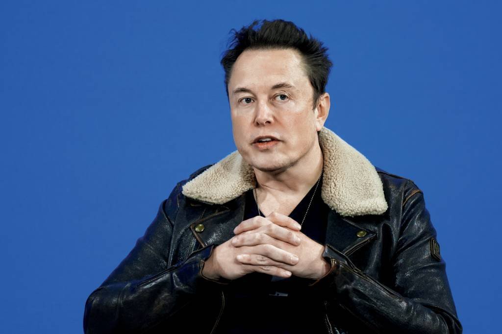 Imagem referente à notícia: Padaria cobra Tesla nas redes sociais e Musk paga dívida de R$ 30 mil