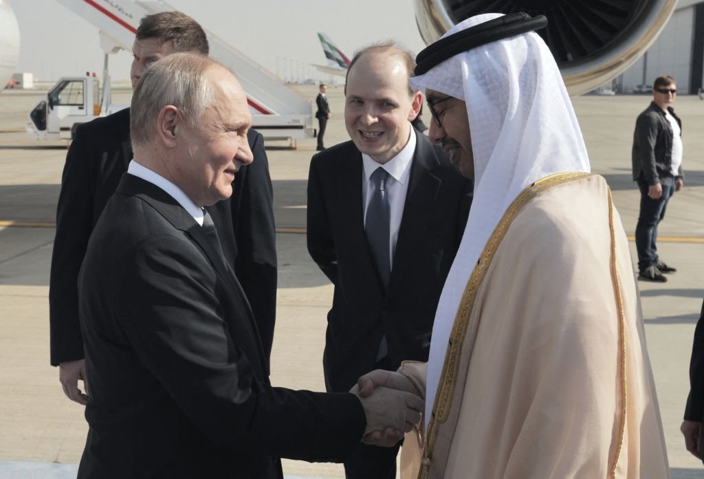Putin na Arábia, prévia do payroll e Apple de volta aos US$ 3 tri: 3 assuntos que movem o mercado
