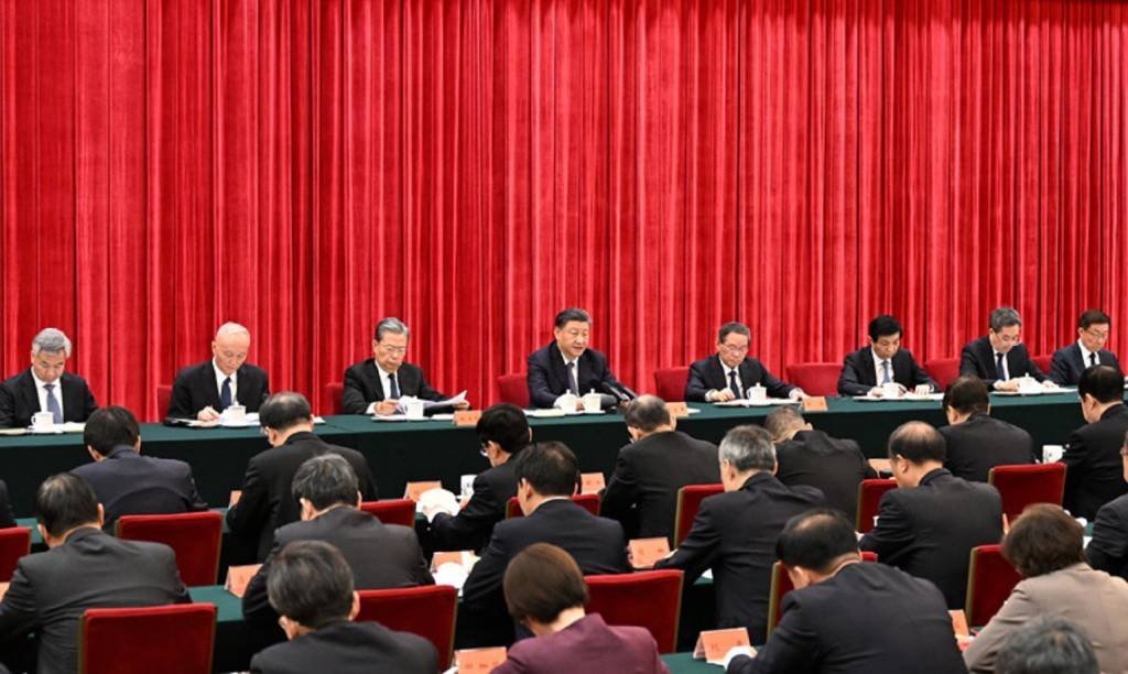 Governo chinês realiza simpósio em homenagem ao 130º aniversário de Mao Zedong
