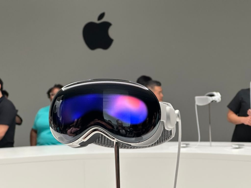 Imagem referente à notícia: Por que o Apple Vision Pro é tão caro?