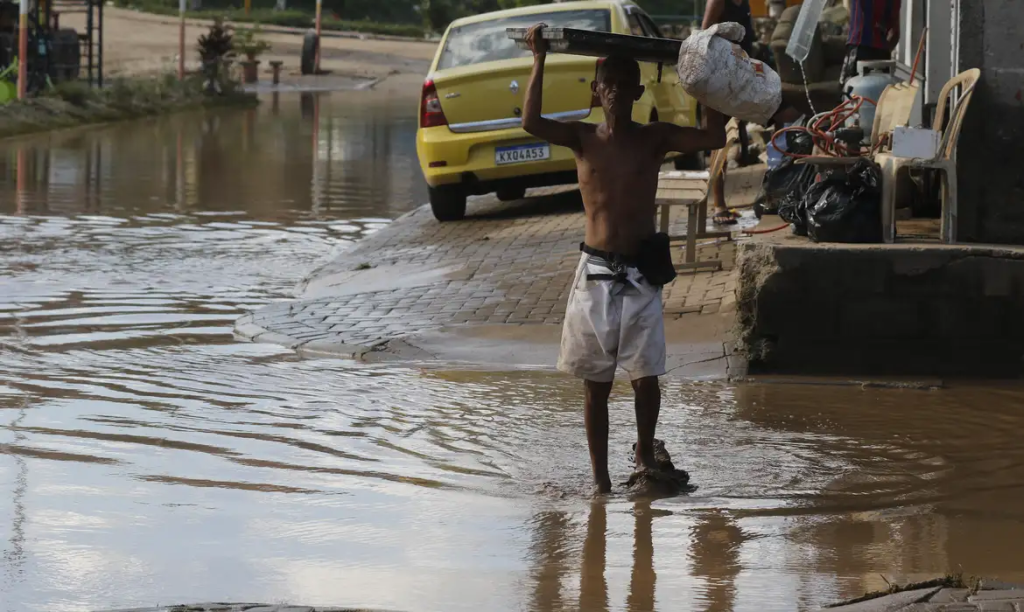 Rio recebe alerta severo de chuvas intensas: 'Pancada forte pela cidade toda', diz prefeito