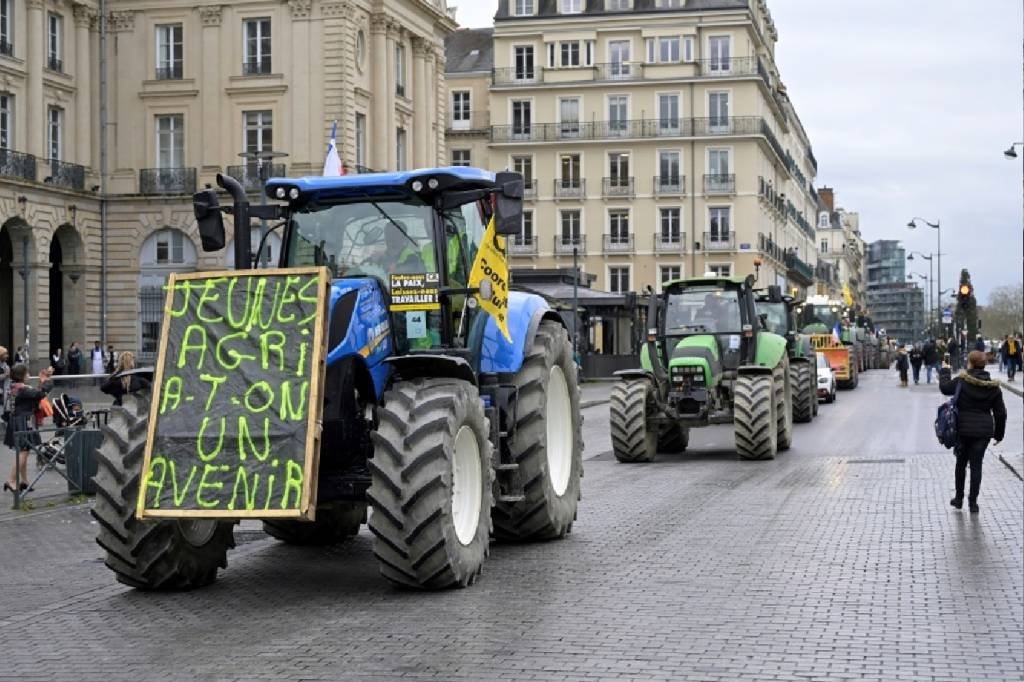 Governo da França é pressionado a responder à insatisfação dos agricultores