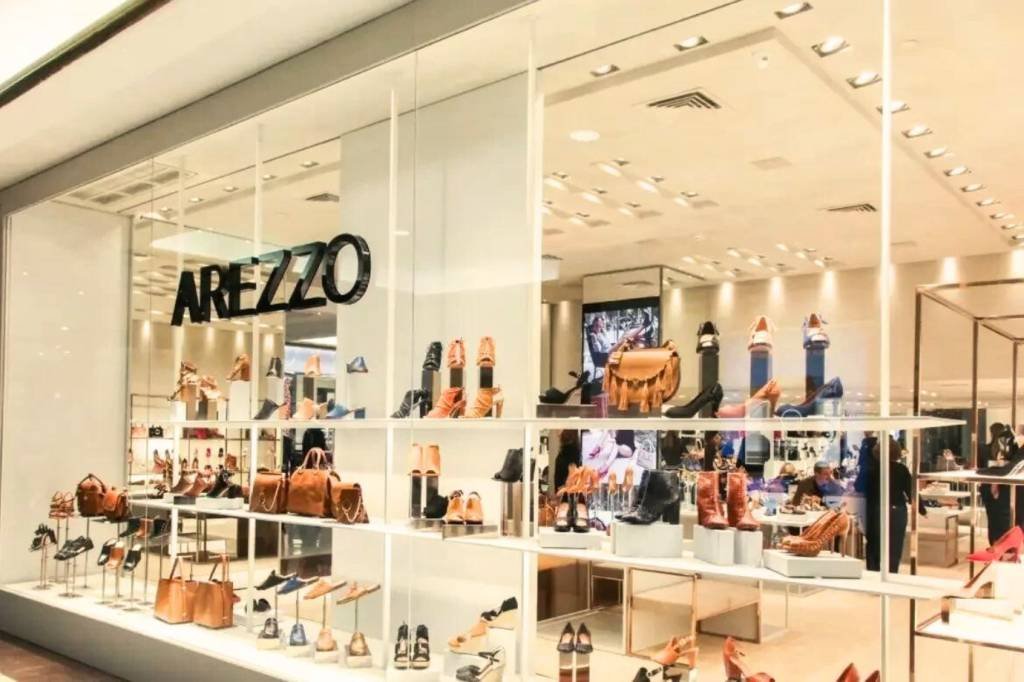 Arezzo &Co e Soma fecham fusão que forma gigante da moda brasileira