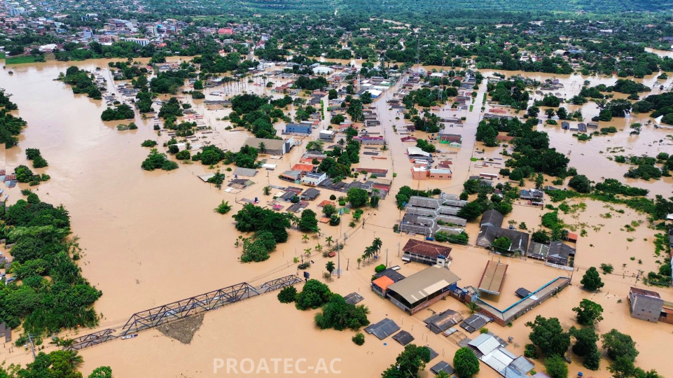 Imagem referente à notícia: Após enchentes, bairro no Acre pode ter "virado" território boliviano; entenda