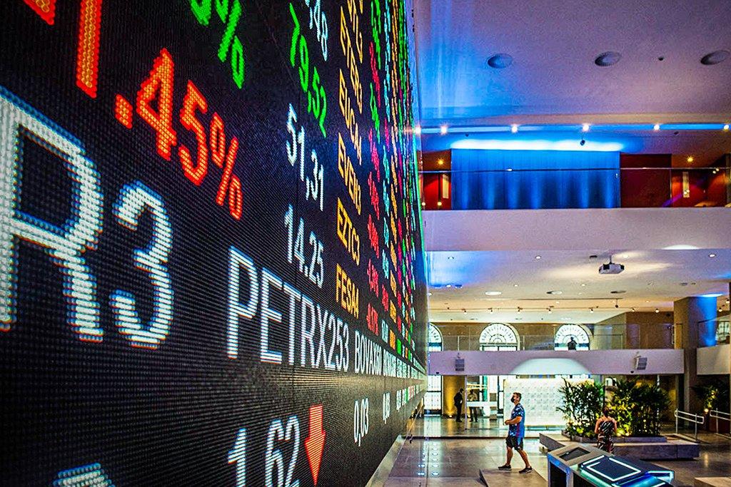 Ibovespa: ações acumulam perdas. (Germano Lüders/Exame)