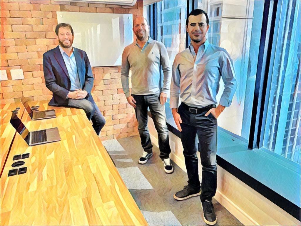 Adrian Ferguson, Lucas Medola (CFO do PayPal) e César Moura: o diretor financeiro do PayPal para América Latina investiu na startup e agora passa a compor seu conselho consultivo
 (HYPR/Divulgação)