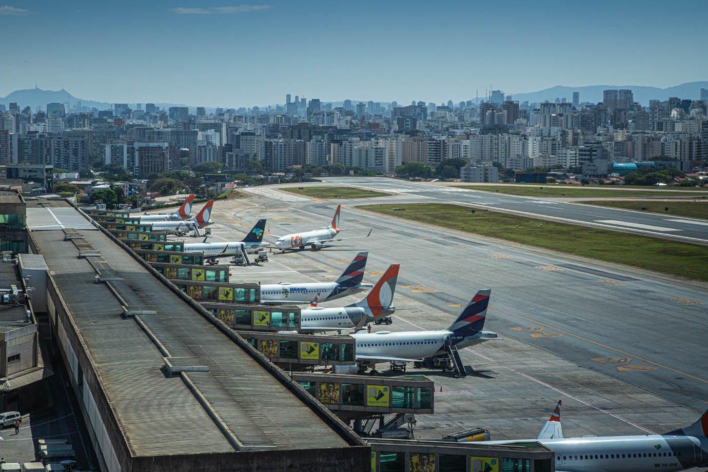 Aeroporto de Congonhas - São Paulo - SP - O finger - ponte telescópica - embarque e desembarque - aeronaves GOL -LATAM -AZUL
Foto: Leandro Fonseca
Data: 04/09/2026 (Leandro Fonseca /Exame)