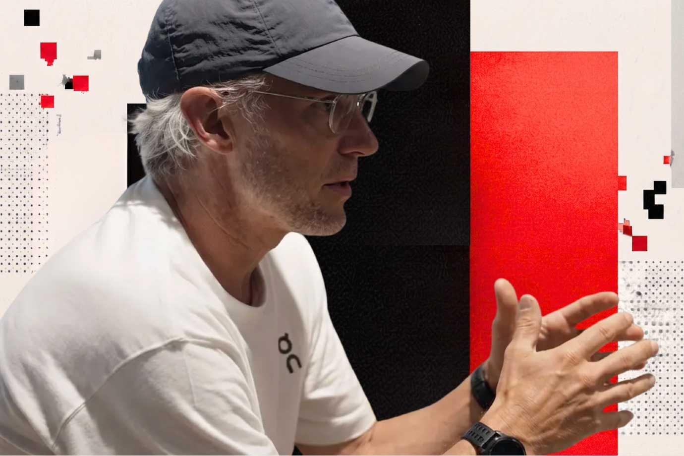 O triatleta suíço Olivier Bernhard chegou a oferecer, em meados de 2009, seus protótipos feitos de mangueira de jardim para a Nike