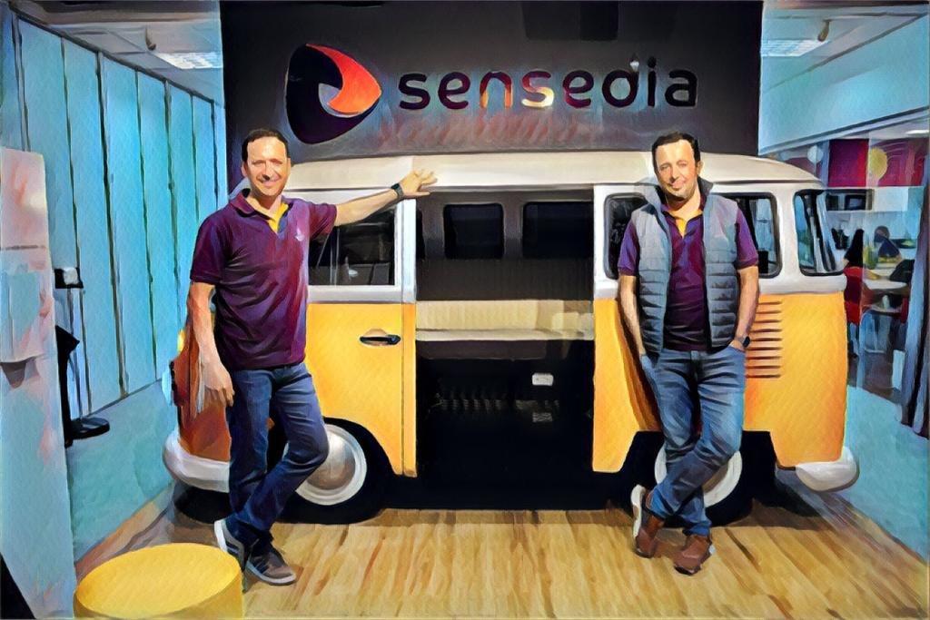 Kleber Bacili e Marcílio Oliveira, fundadores da Sensedia: fundada em 2007, a empresa faturou R$ 84 milhões em 2020 e projeta crescer 70% neste ano (Sensedia/Divulgação)