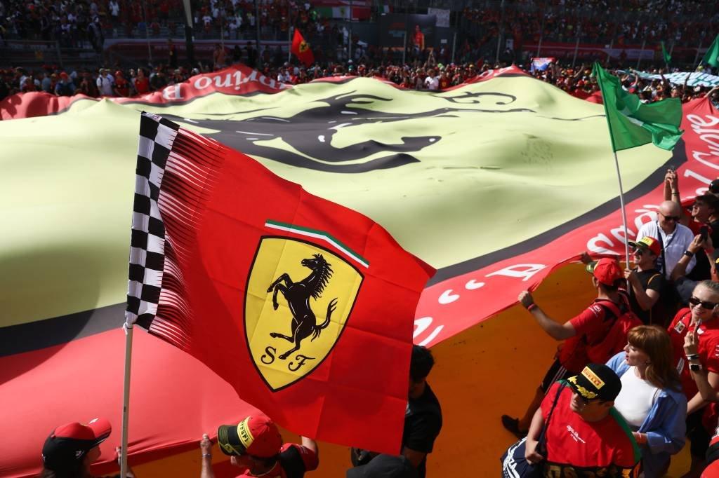 Ferrari: Empresa é negociada a 42 vezes seu lucro para 2024, contra 6 vezes da Mercedes (Foto: Nurphoto/GettyImages) (NurPhoto/Getty Images)