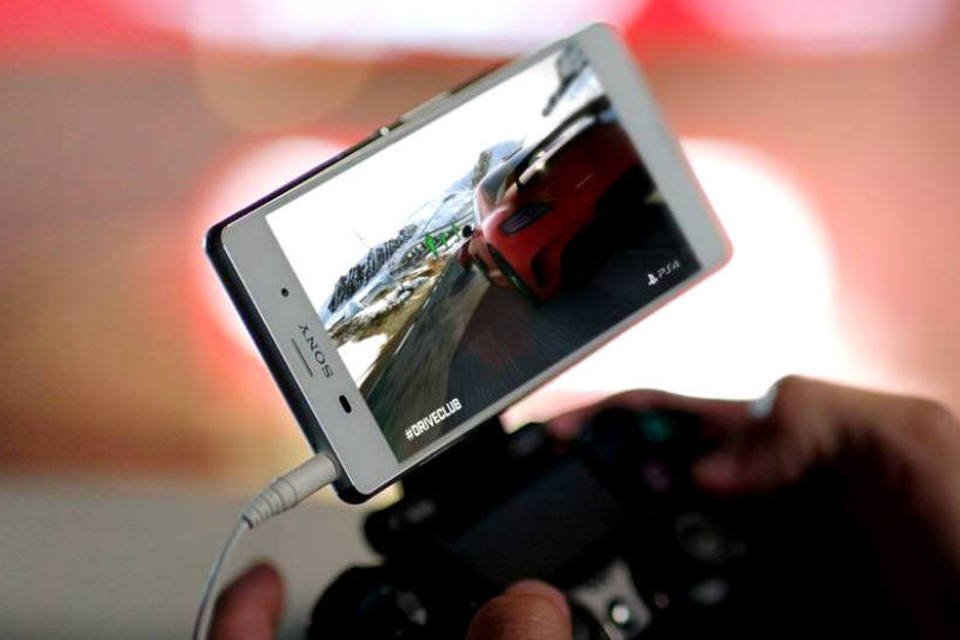 O Xperia Z3 da Sony funciona como tela para o PlayStation 4 | Exame