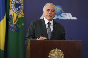 Ao lado de Maia e Renan, Temer fará pronunciamento neste domingo