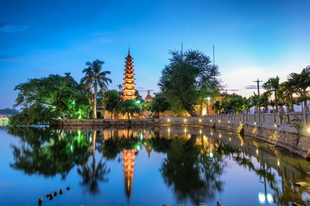 The Tr?n Qu?c Pagoda in Hanoi is the oldest pagoda in the city, originally constructed in the sixth century during the reign of Emperor L? Nam ?? (from 544 until 548), thus giving it an age of more than 1,450 years.