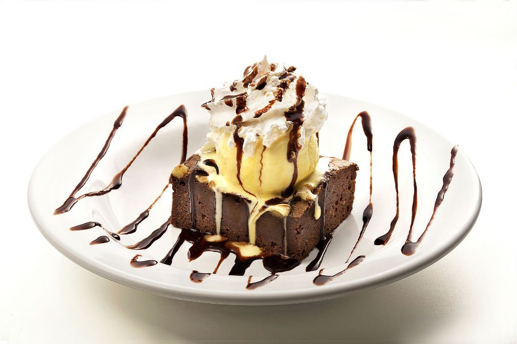 Nova sobremesa da Pizza Hut e Nestlé no Brasil: brownie com chocolate Dois Frades