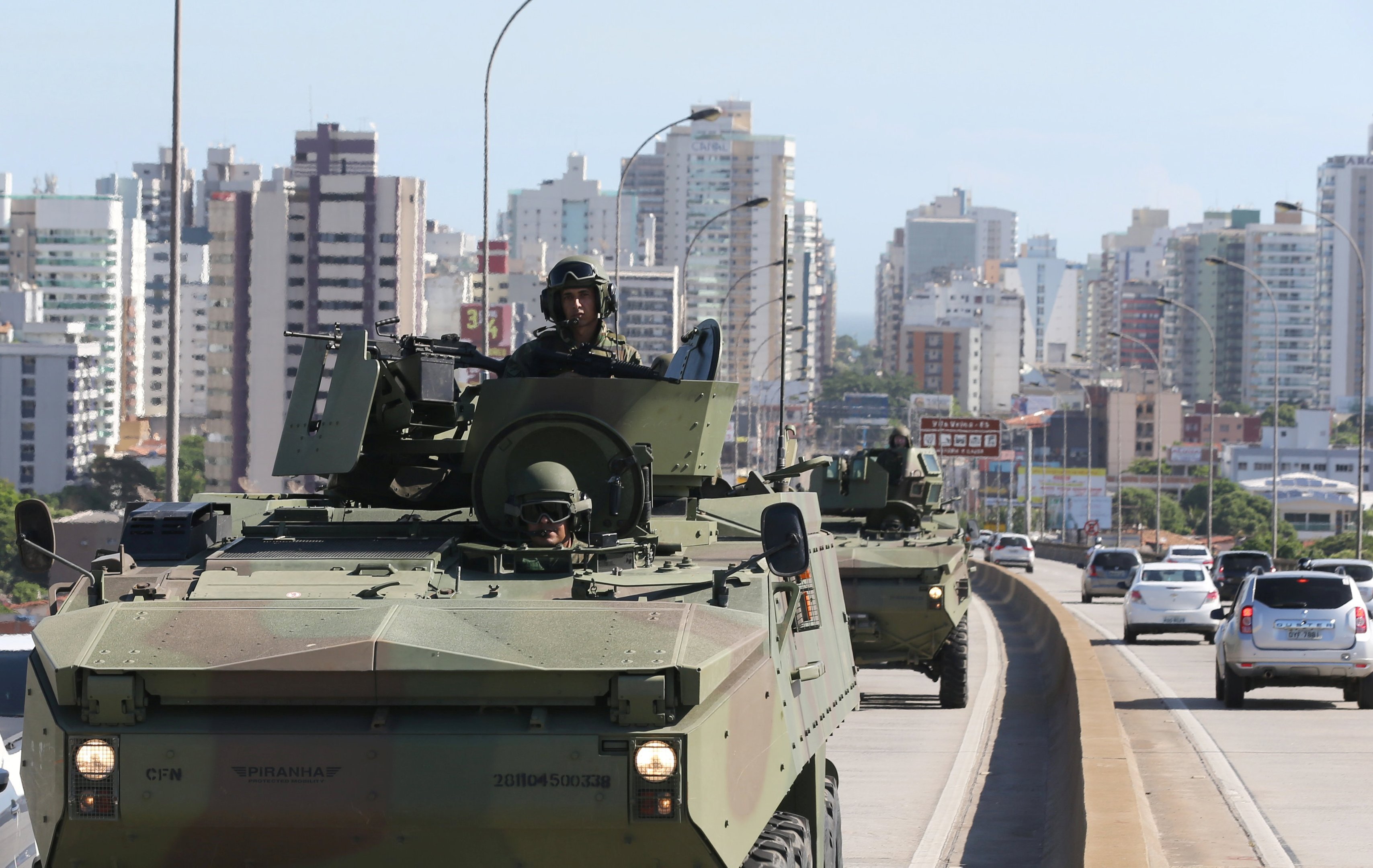Exército brasileiro patrulha as ruas de Vitória, no Espírito Santo, dia 09/02/2017