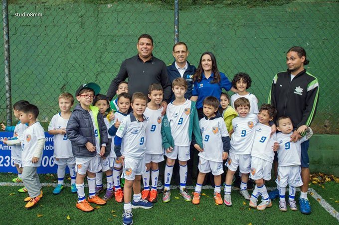 Ronaldo em unidade da Ronaldo Academy