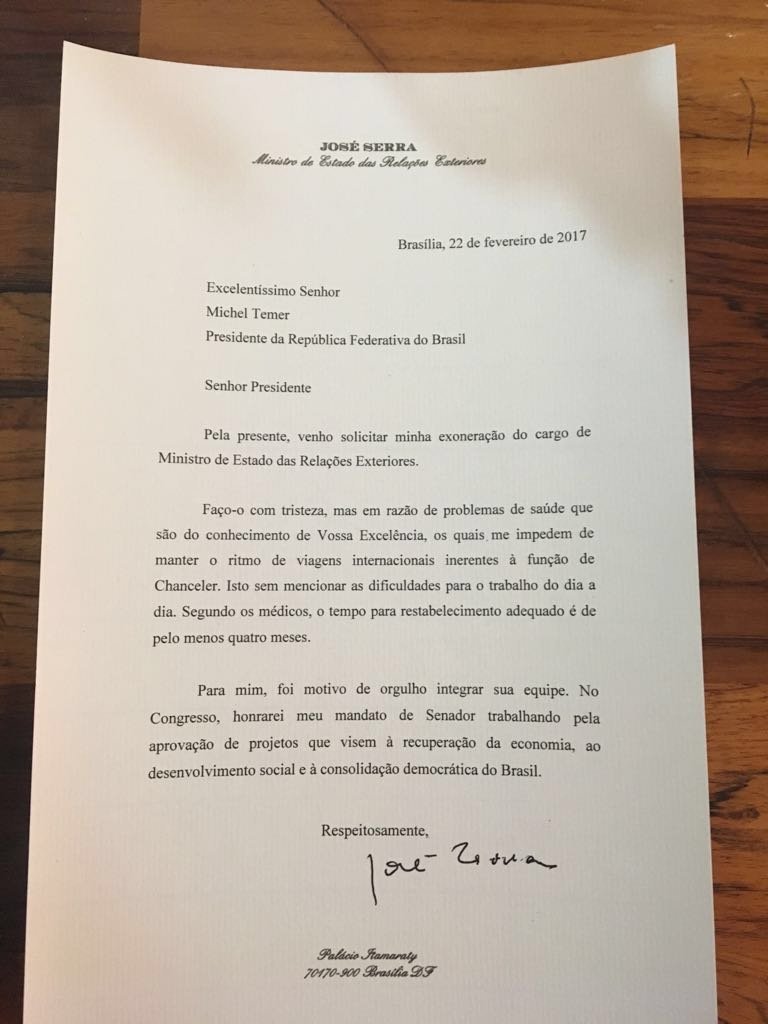 Foto da carta de demissão de José Serra do Itamaraty, dia 22/02/2017