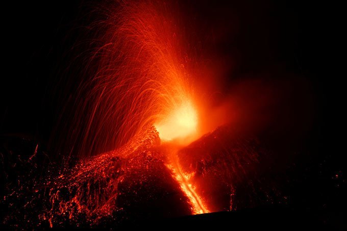 Erupção no Etna em 28 de fevereiro de 2017