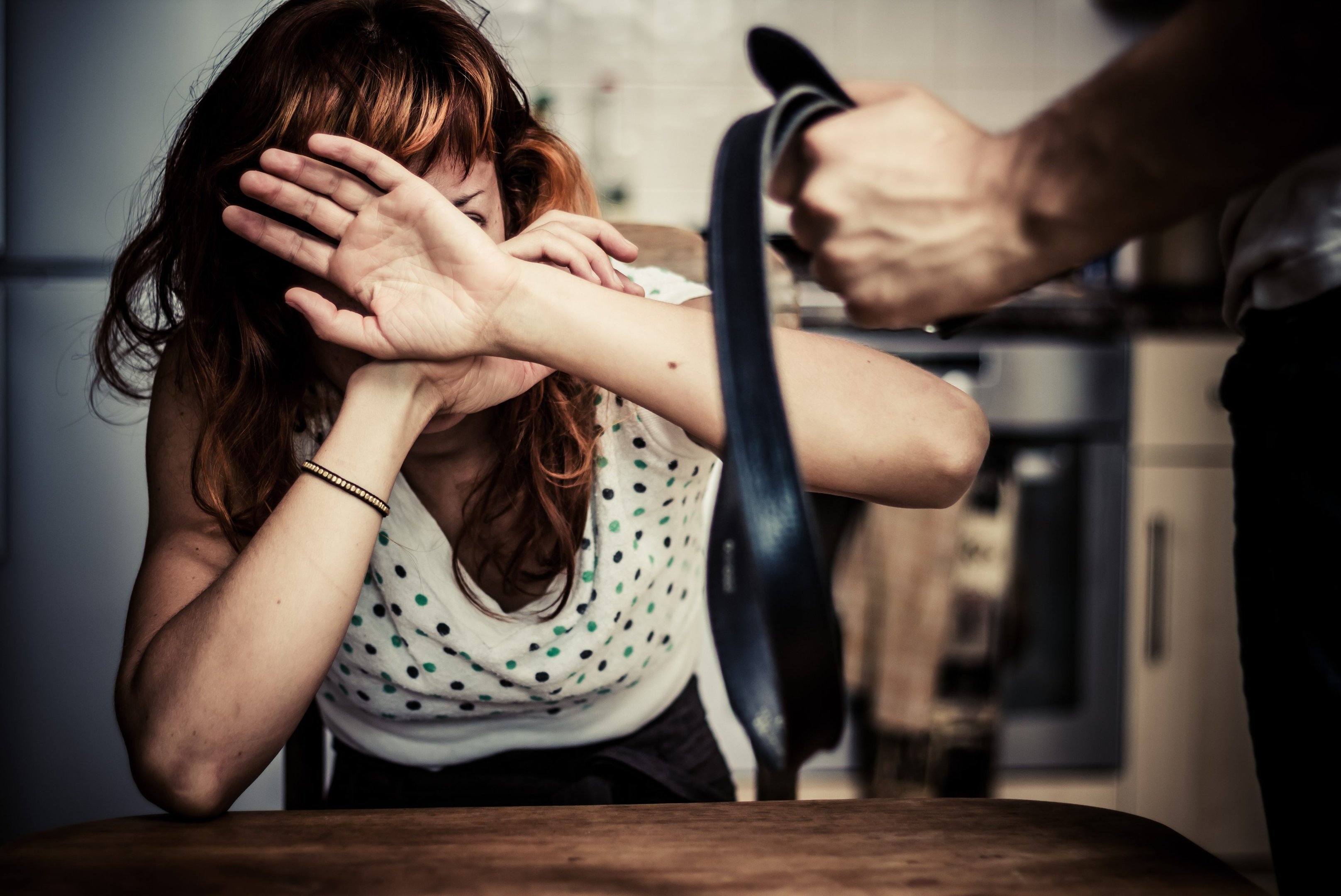 Maior parte da violência contra a mulher ocorre dentro de casa | Exame