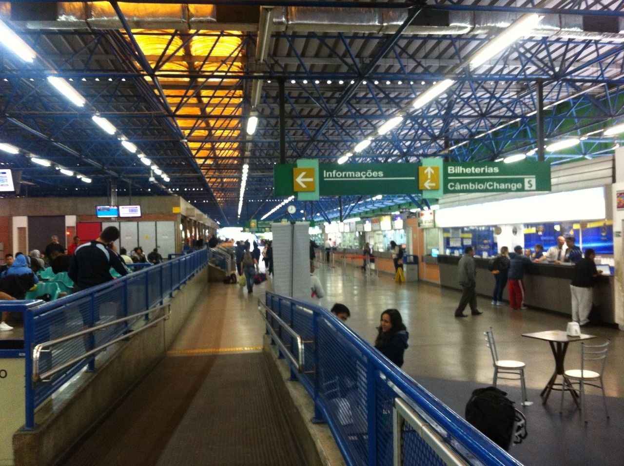 Terminal Rodoviário da Barra Funda vazio durante greve geral 28/04