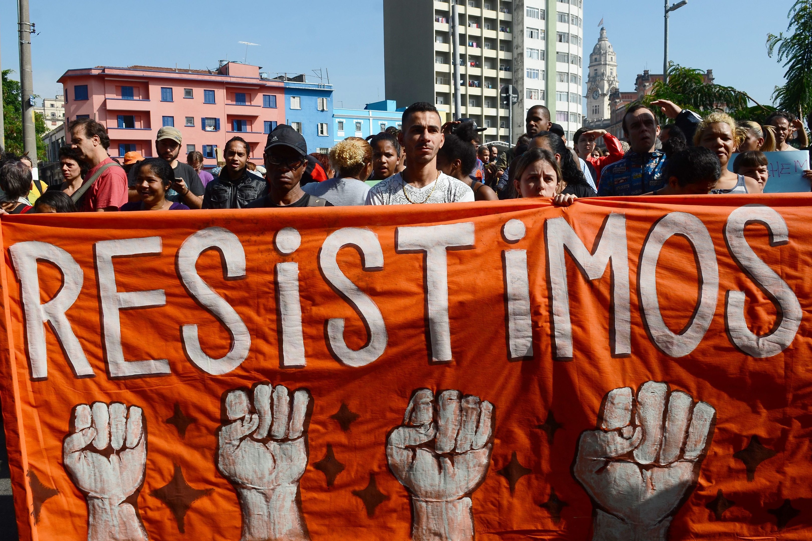 São Paulo - Manifestação dos moradores e comerciantes da região da Luz contra ações dos últimos dias promovidas pela Prefeitura de São Paulo e pelo governo do estado na região da Cracolândia