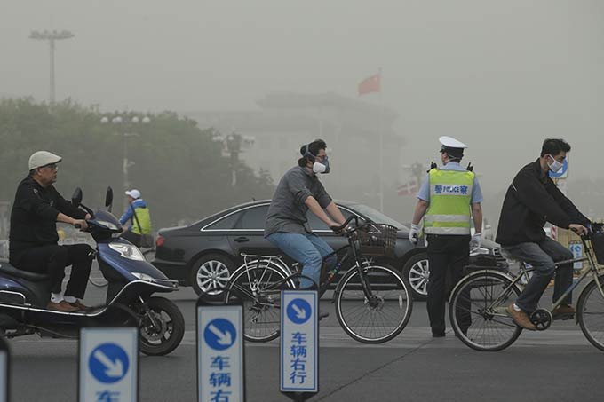 Tempestade de areia sufoca norte da China em 04.05.2017