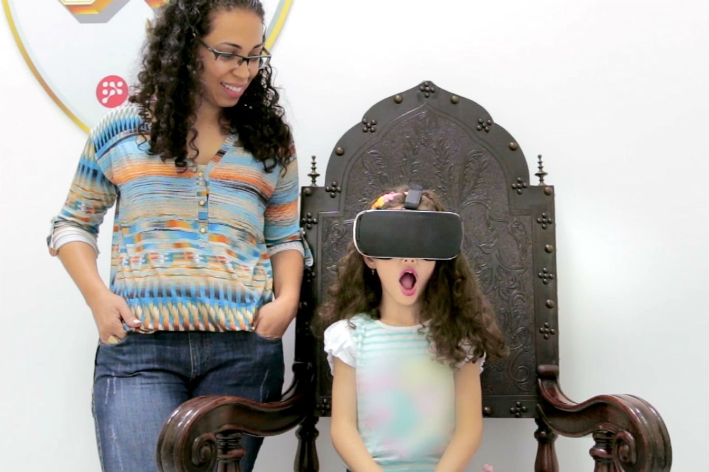 Campanha da Ogilvy para o laboratório Hermes Pardini: realidade virtual na hora da vacinação
