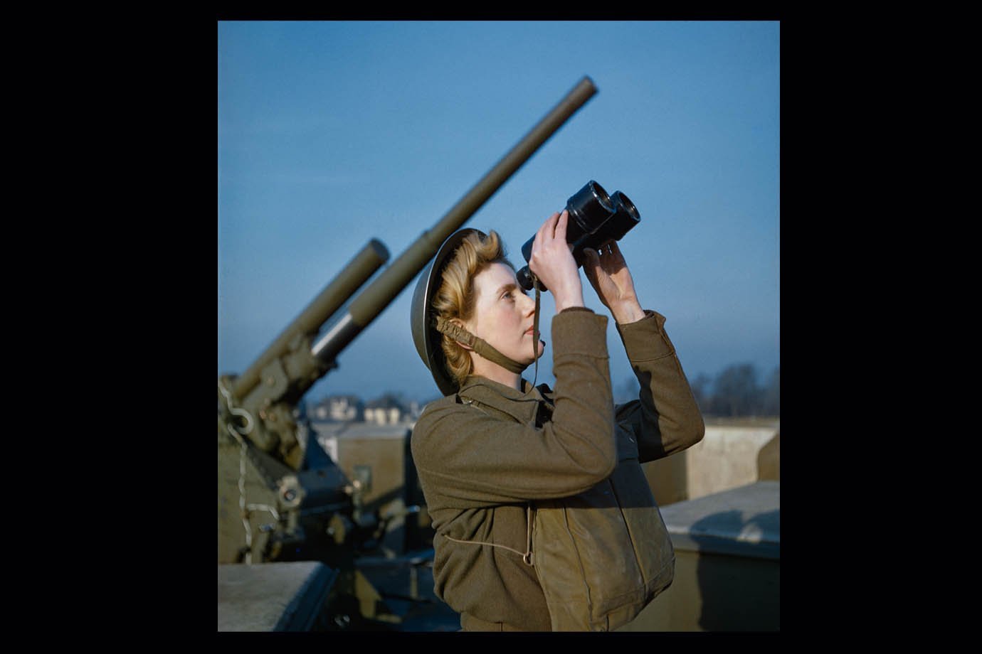 Fotos raras e coloridas da Segunda Guerra Mundial foram reunidas em livro do IWM