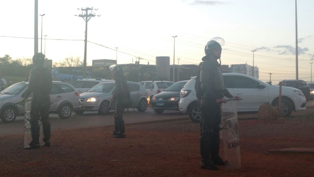 Exército chega a Brasília durante ato contra o governo Temer 24/05/2017