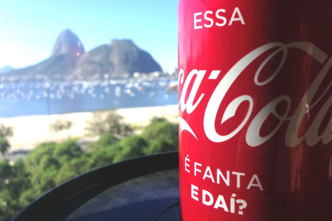 Latinha especial de Coca-Cola: Fanta Laranja dentro no Dia do Orgulho LGB