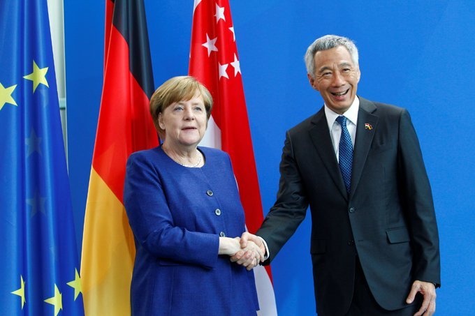 Chanceler alemã Angela Merkel, e o primeiro-ministro de Cingapura, Lee Hsien Loong