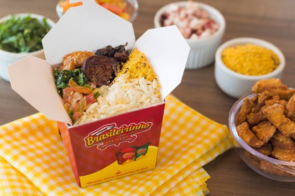 Box de feijoada da Brasileirinho Delivery, com divisória após reclamação do cliente