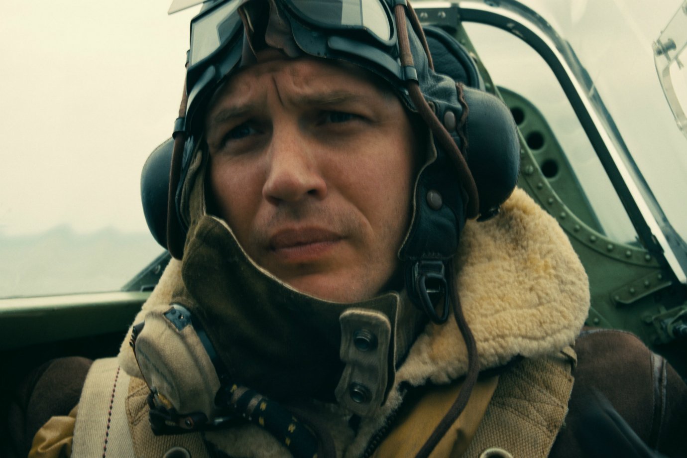 O ator Tom Hardy no filme "Dunkirk", de Christopher Nolan