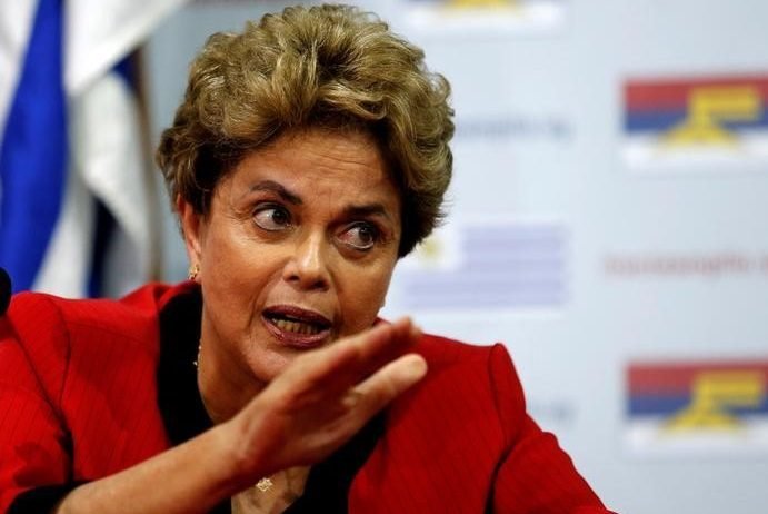 Ex-presidente Dilma Rousseff durante entrevista coletiva em Montevidéu