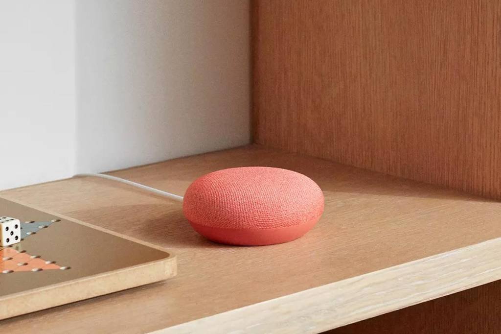 Google Home Mini, caixa conectada e inteligente do Google, anunciada para disputar mercado com o Echo Dot, da Amazon