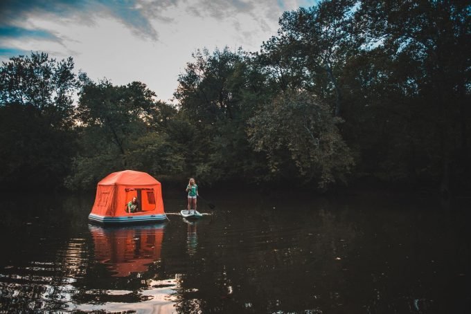 Shoal Tent: a cabana que permite você acampar na água