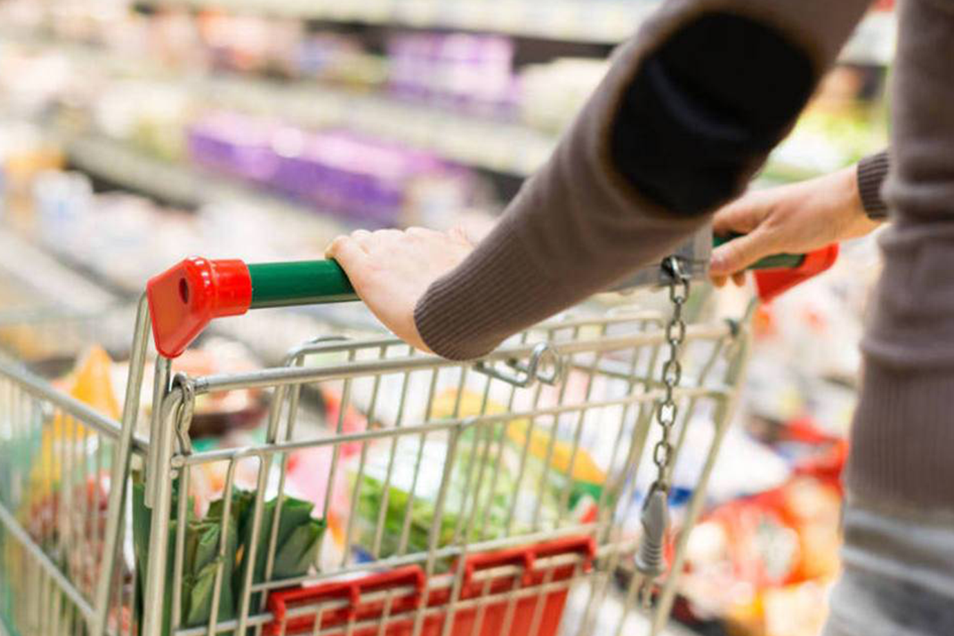 Mudar de supermercado pode render economia de até R$ 2,8 mil | Exame