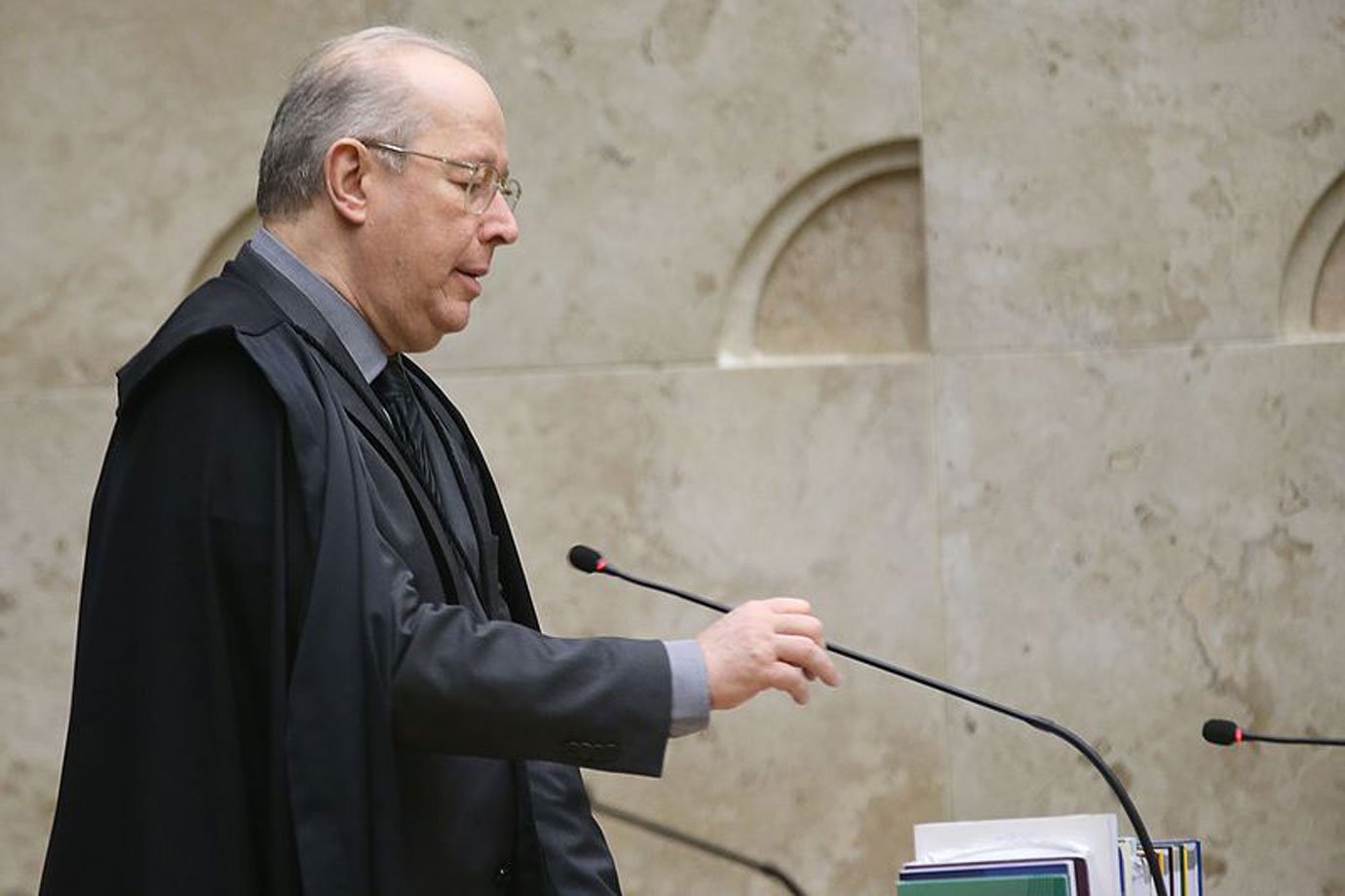 Brasília - O Supremo Tribunal Federal (STF), inicia sessão na qual será julgada a restrição ao foro privilegiado para parlamentares e ministros, em 23/11/2017 (Antônio Cruz/Agência Brasil)