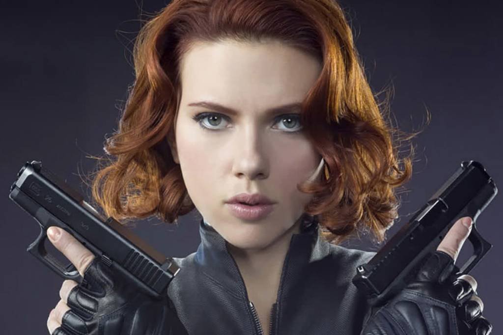 Scarlett Johansson como Viúva Negra