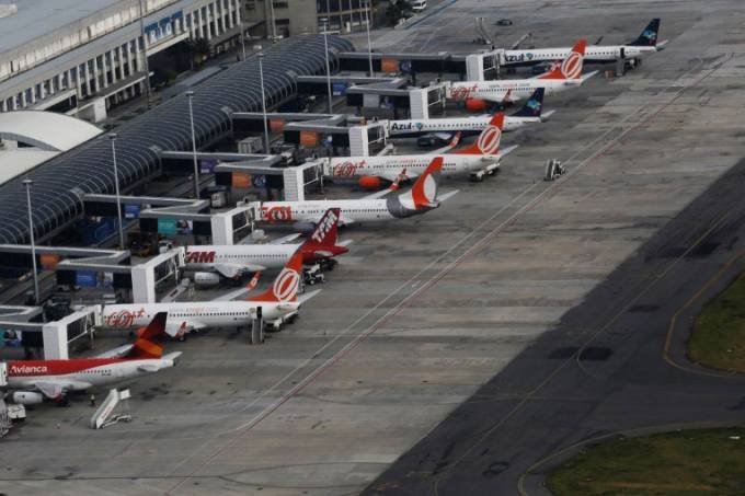 Aeroporto de Guarulhos cancela todos voos com destino para ...