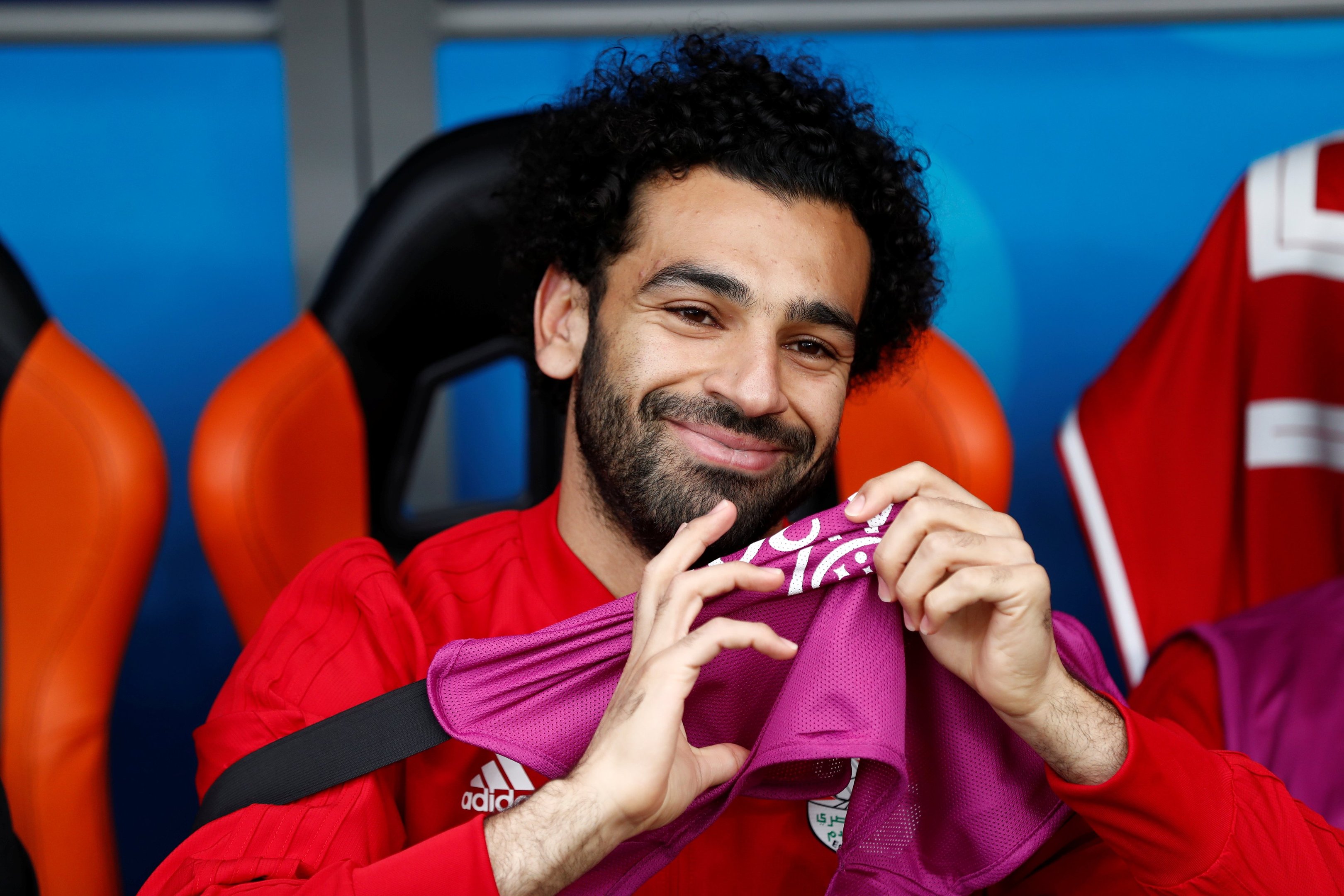 Salah fica no banco de reservas com o Uruguai